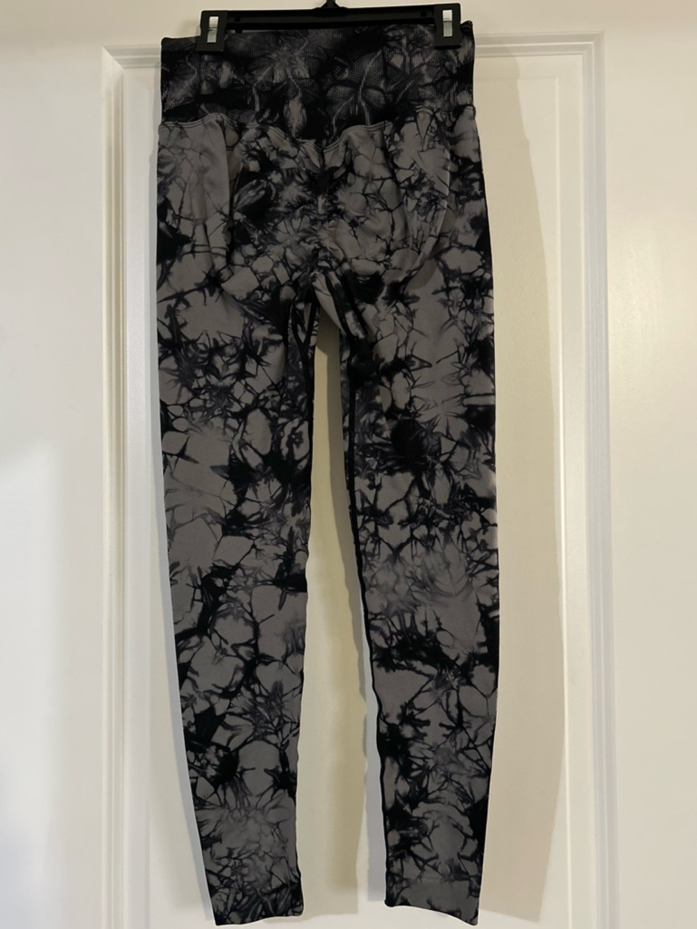 Scrunch butt Black & Gray Tie-Dye Leggings